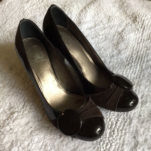 Gianni Bini patent and suede pumps